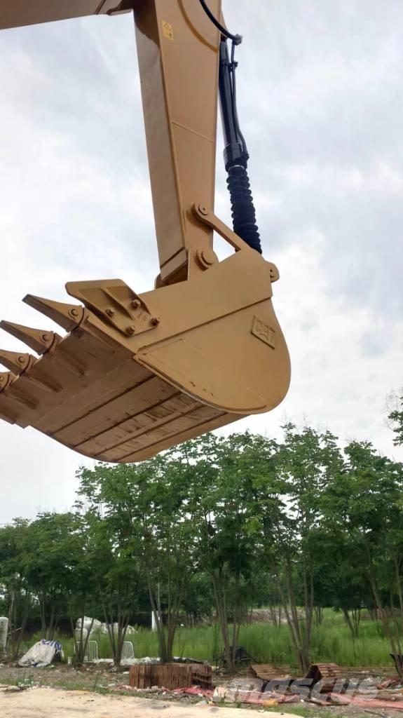 CAT 320D2 Paletli ekskavatörler