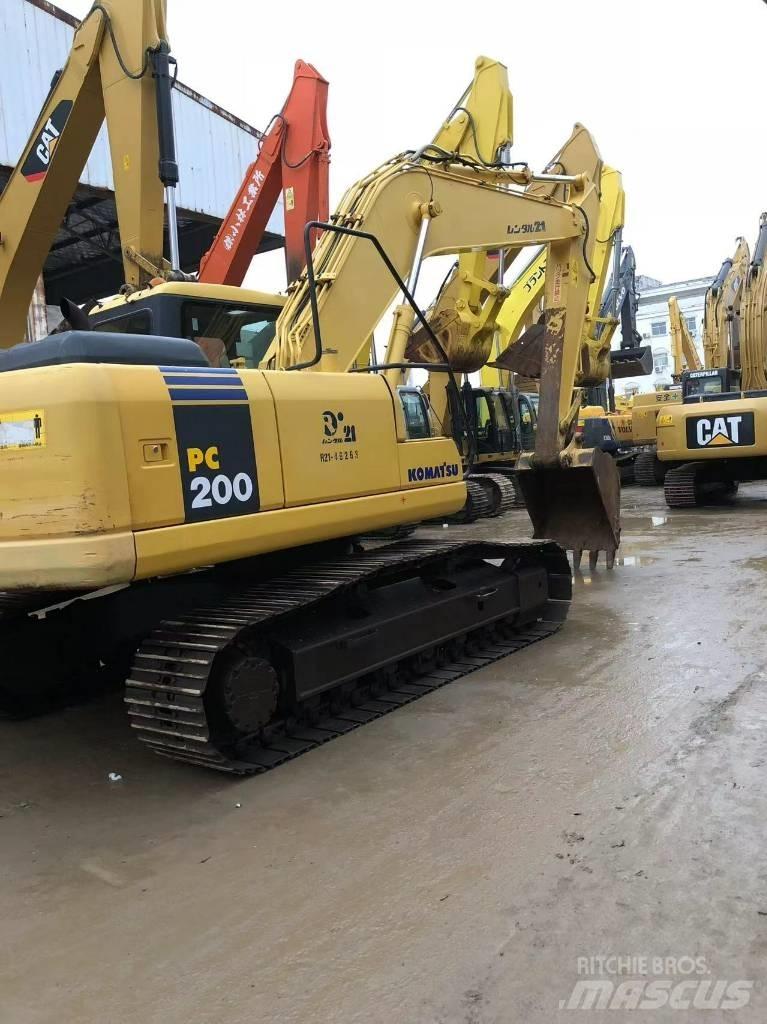 Komatsu 200-7 Paletli ekskavatörler