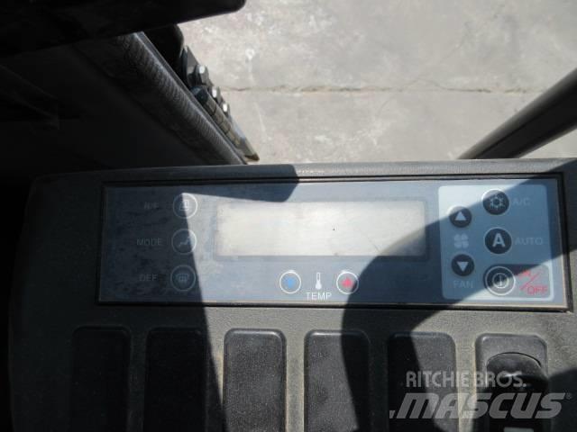New Holland E 245 Paletli ekskavatörler