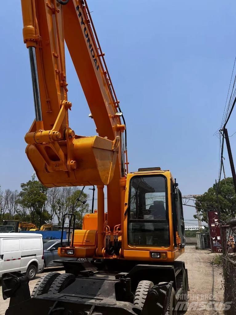 Hyundai 210W-7 Lastik tekerli ekskavatörler