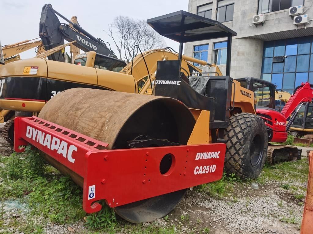 Dynapac CA 251 D Tek tamburlu silindirler