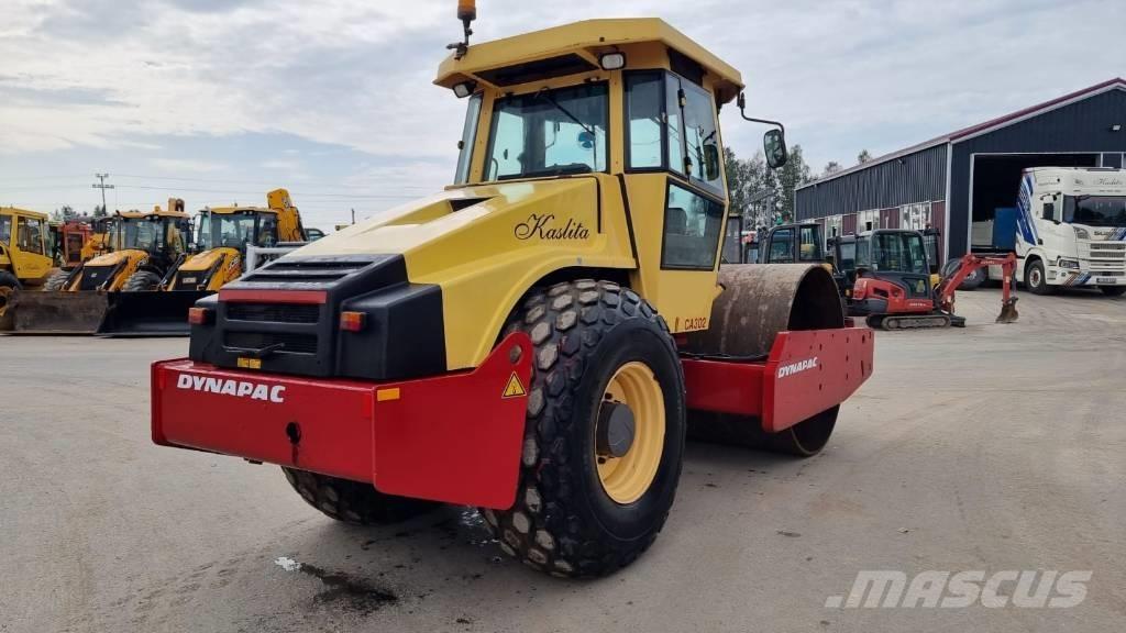 Dynapac CA 302 D Tek tamburlu silindirler