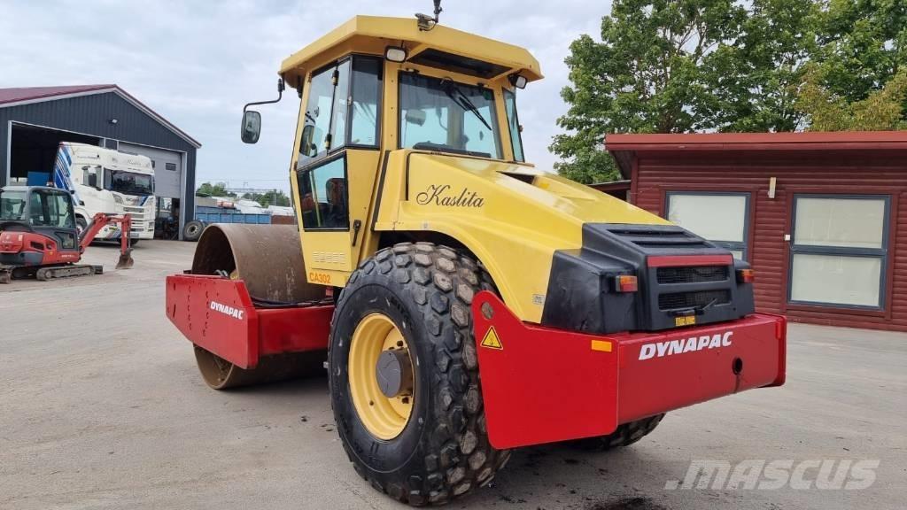 Dynapac CA 302 D Tek tamburlu silindirler