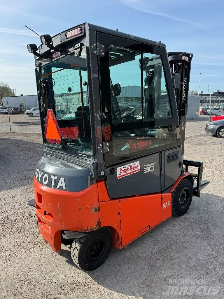 Toyota 8FBMKT30 Elektrikli forkliftler