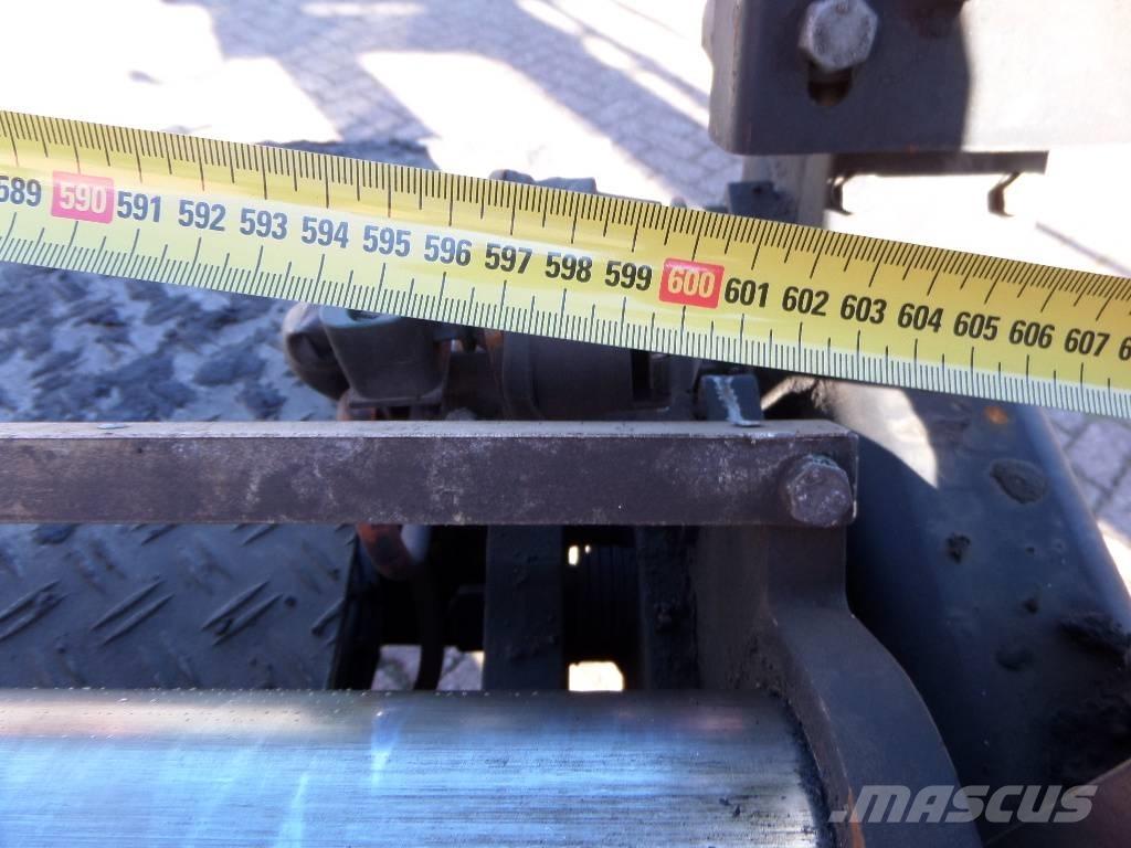 Dynapac F 30 CR Asfalt sericiler