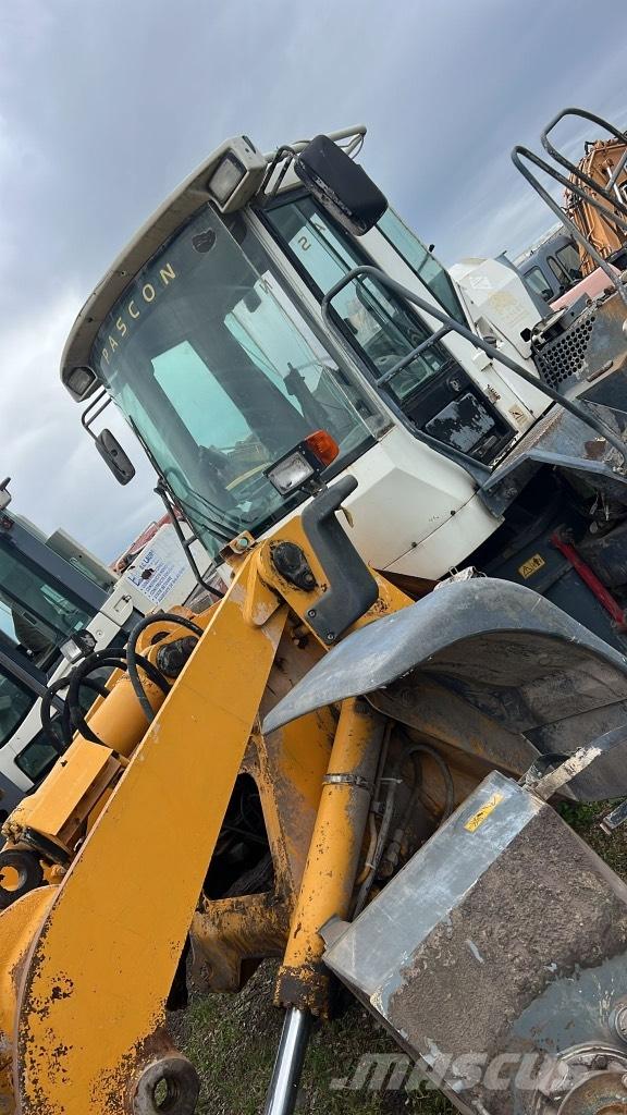 Liebherr L 514 Radyatörler