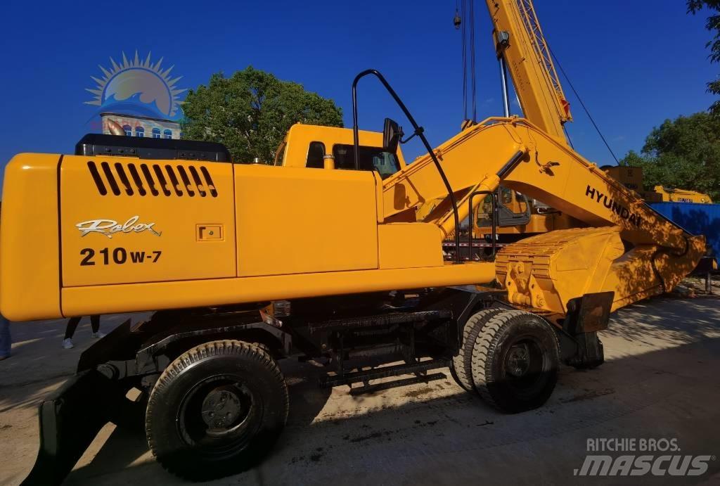 Hyundai R210W-7 Lastik tekerli ekskavatörler