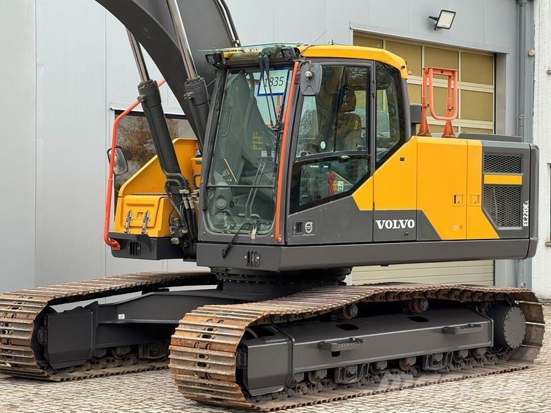 Volvo EC 220 EL Paletli ekskavatörler