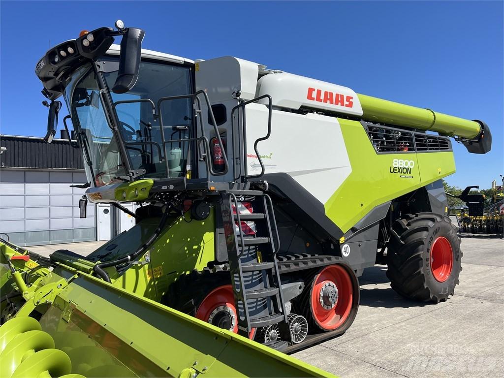 CLAAS Lexion 8800TT Biçerdöverler