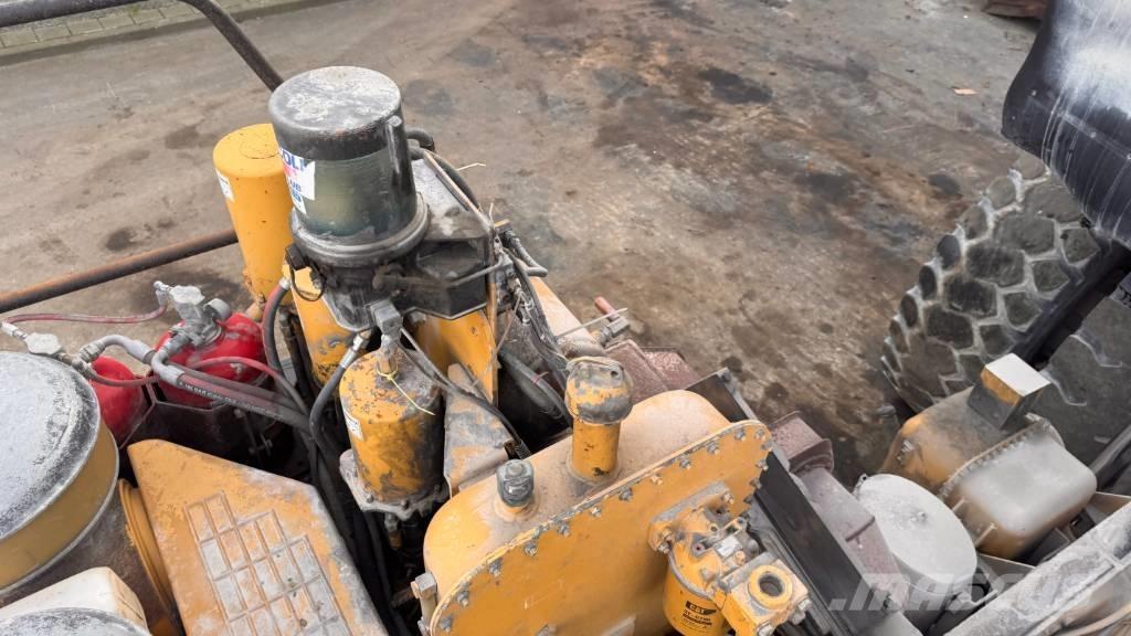 CAT 775 D Yol disi kaya kamyonu