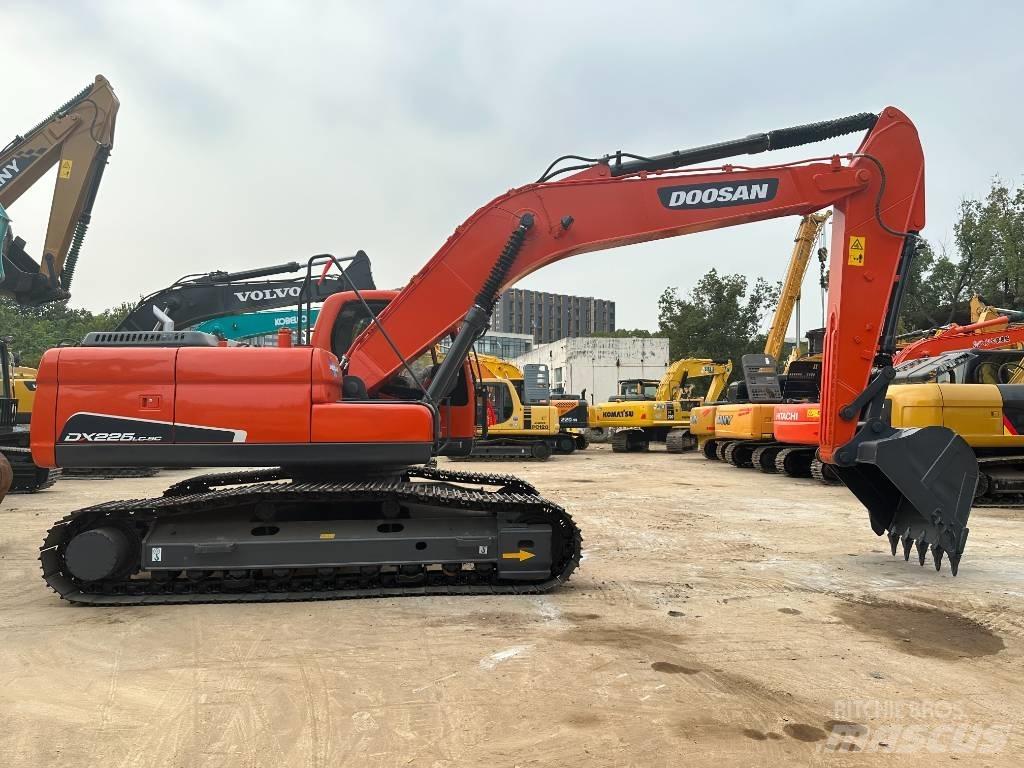 Doosan DX 225 LC-9 Paletli ekskavatörler