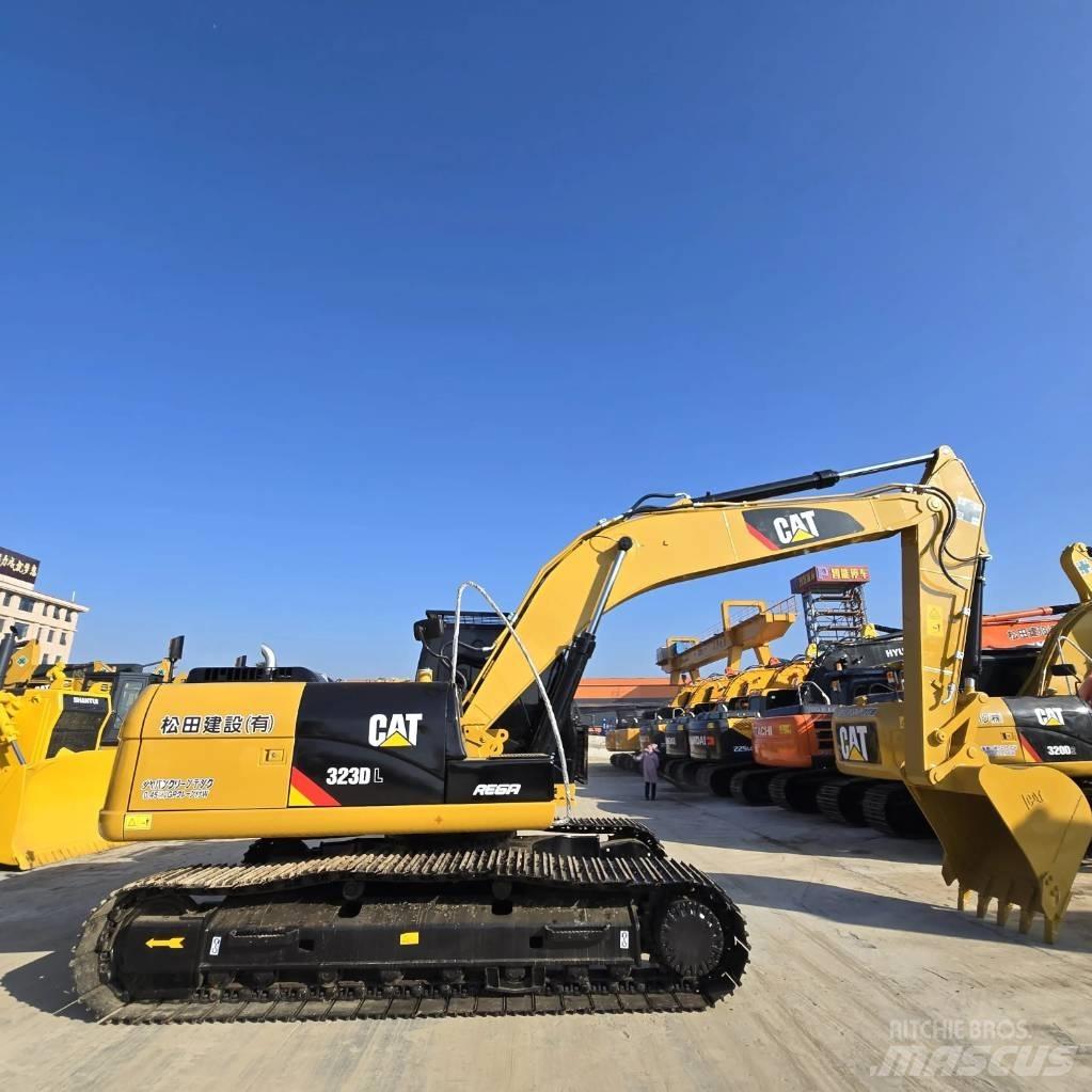 CAT 323 D L Midi ekskavatörler 7 - 12 t