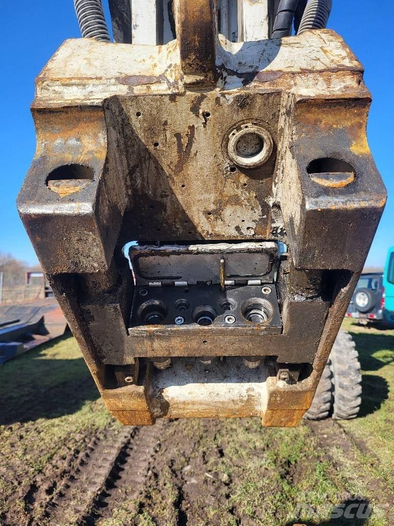 Hitachi ZX 170 W-3 Lastik tekerli ekskavatörler