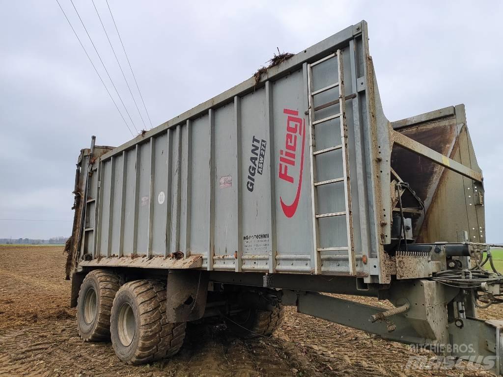 Fliegl ASW271 GIGANT Gübre dagitma tankerleri