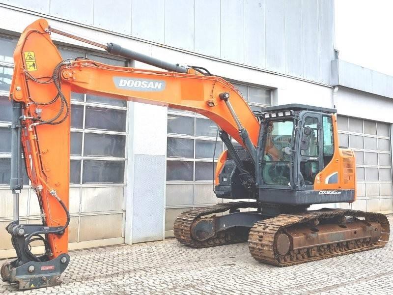 Doosan DX 235 LCR-5 Paletli ekskavatörler