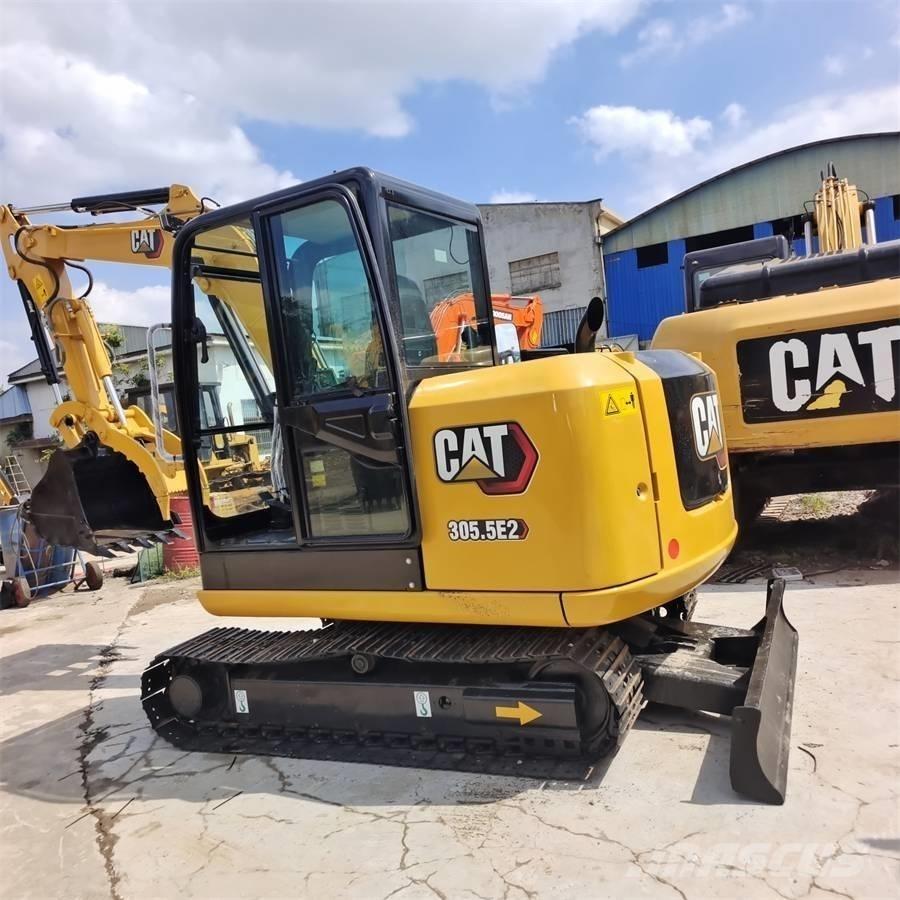 CAT 305.5 E Paletli ekskavatörler