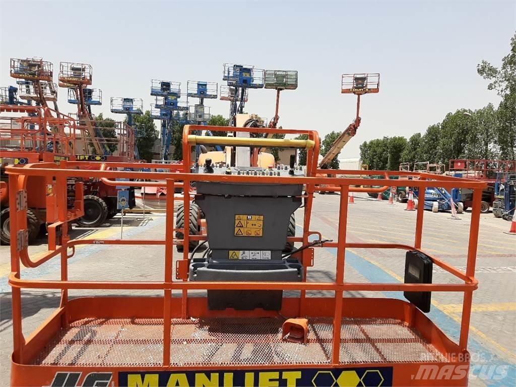 JLG 800AJ Körüklü personel platformları
