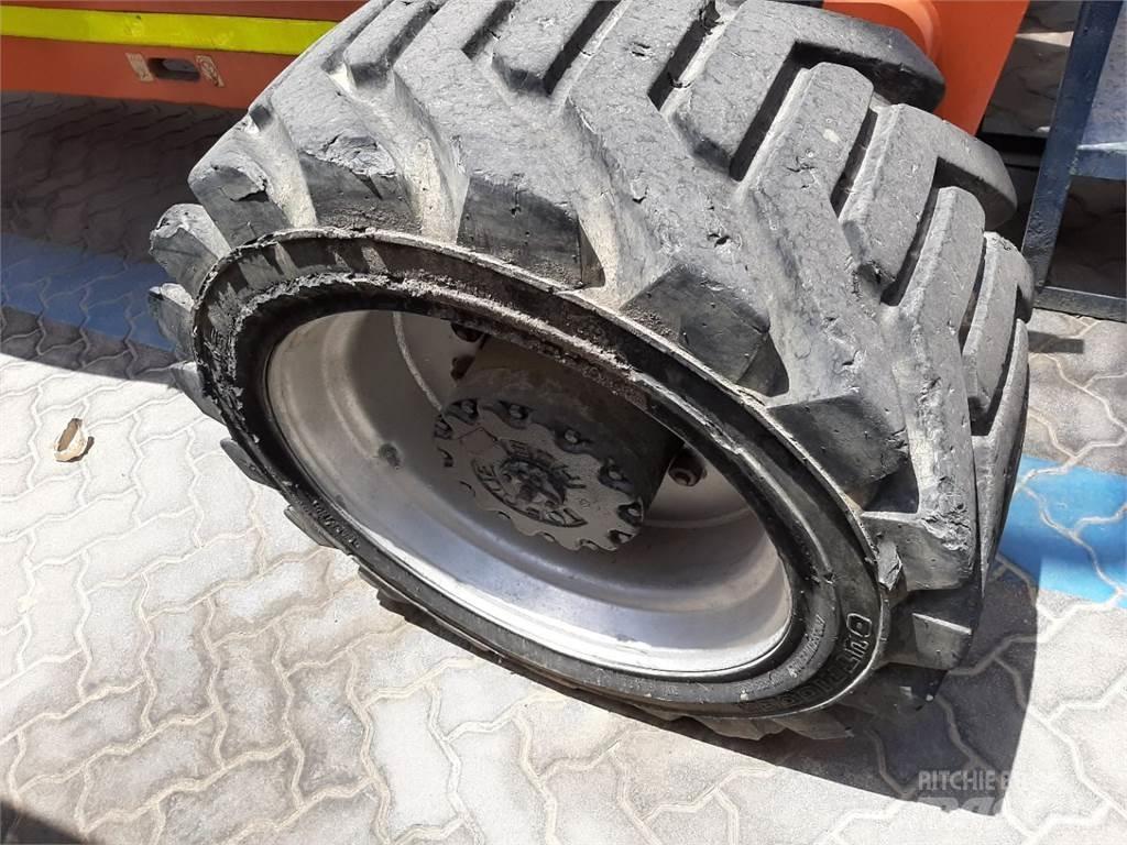 JLG 800AJ Körüklü personel platformları