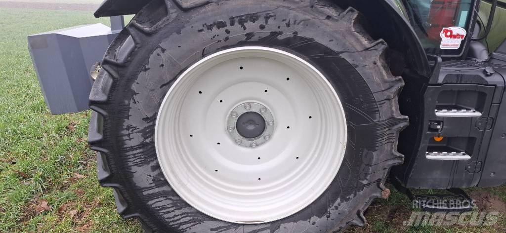 Valtra T235 active Traktörler