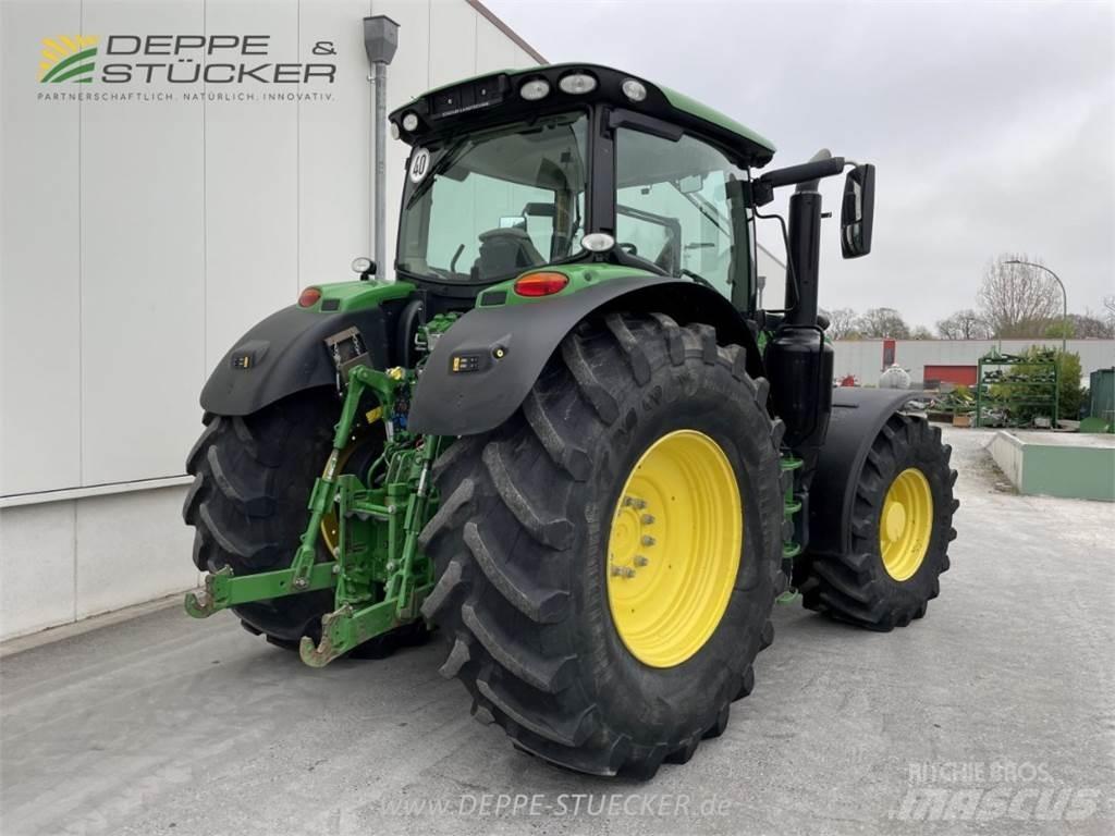John Deere 6215R Traktörler