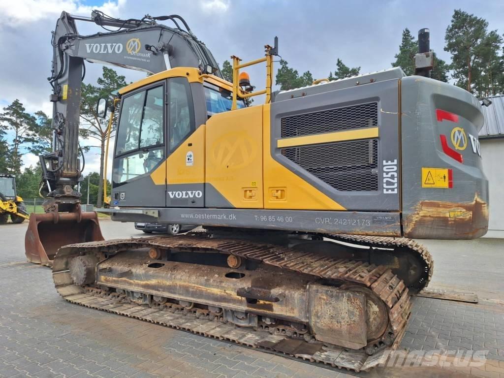 Volvo EC 250 EL Paletli ekskavatörler