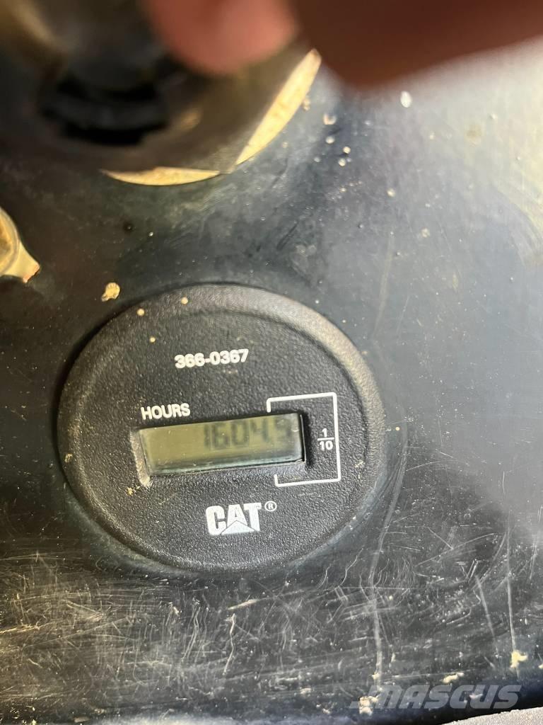 CAT 304 E 2 CR Mini ekskavatörler, 7 tona dek