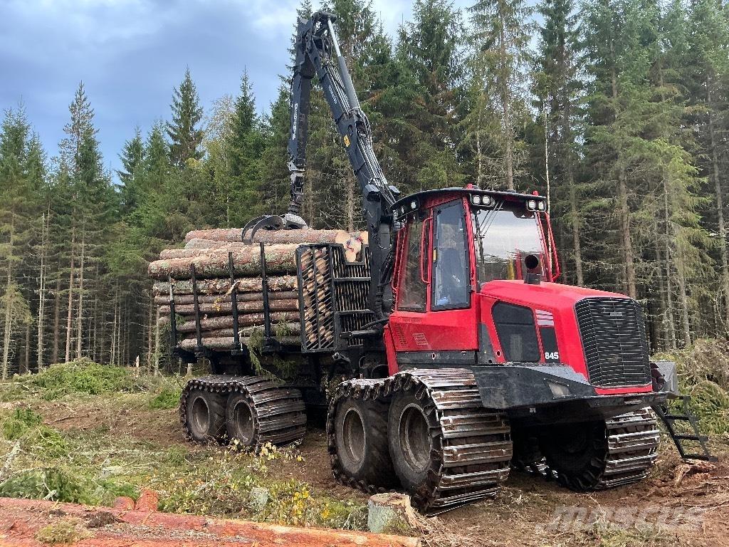 Komatsu 845 Tomruk yükleyici traktörler