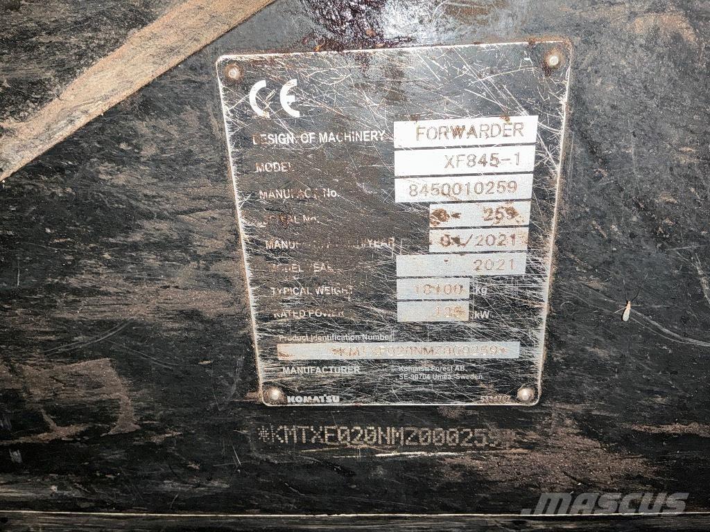 Komatsu 845 Tomruk yükleyici traktörler
