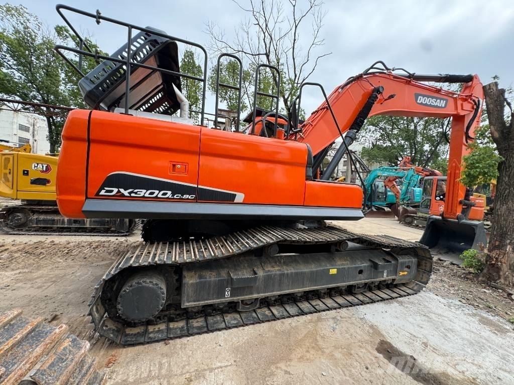 Doosan DX 300 LC LR Paletli ekskavatörler