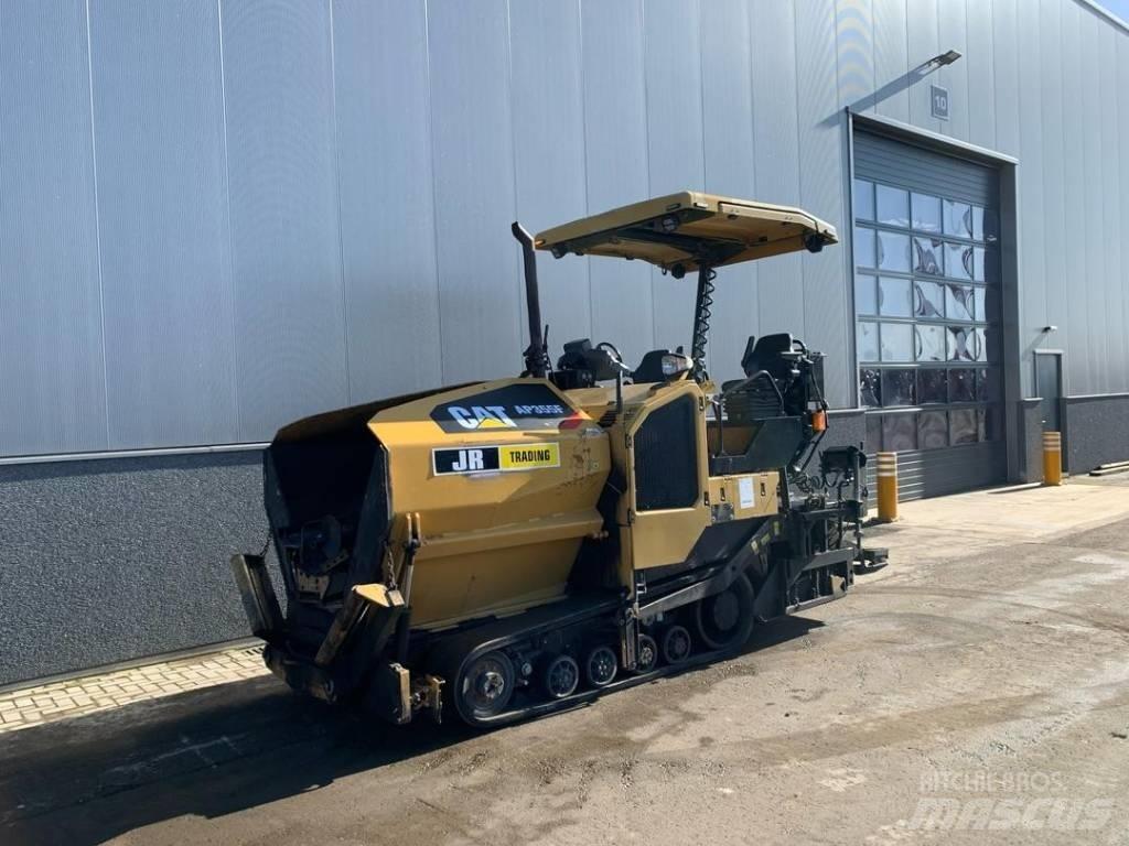 CAT AP355F Asfalt sericiler