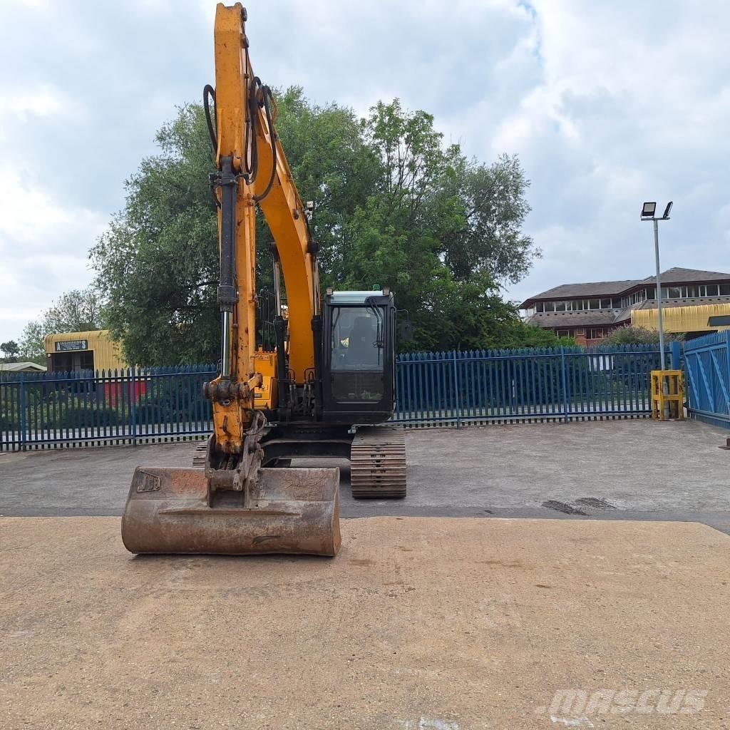 JCB JS 131 LC Paletli ekskavatörler