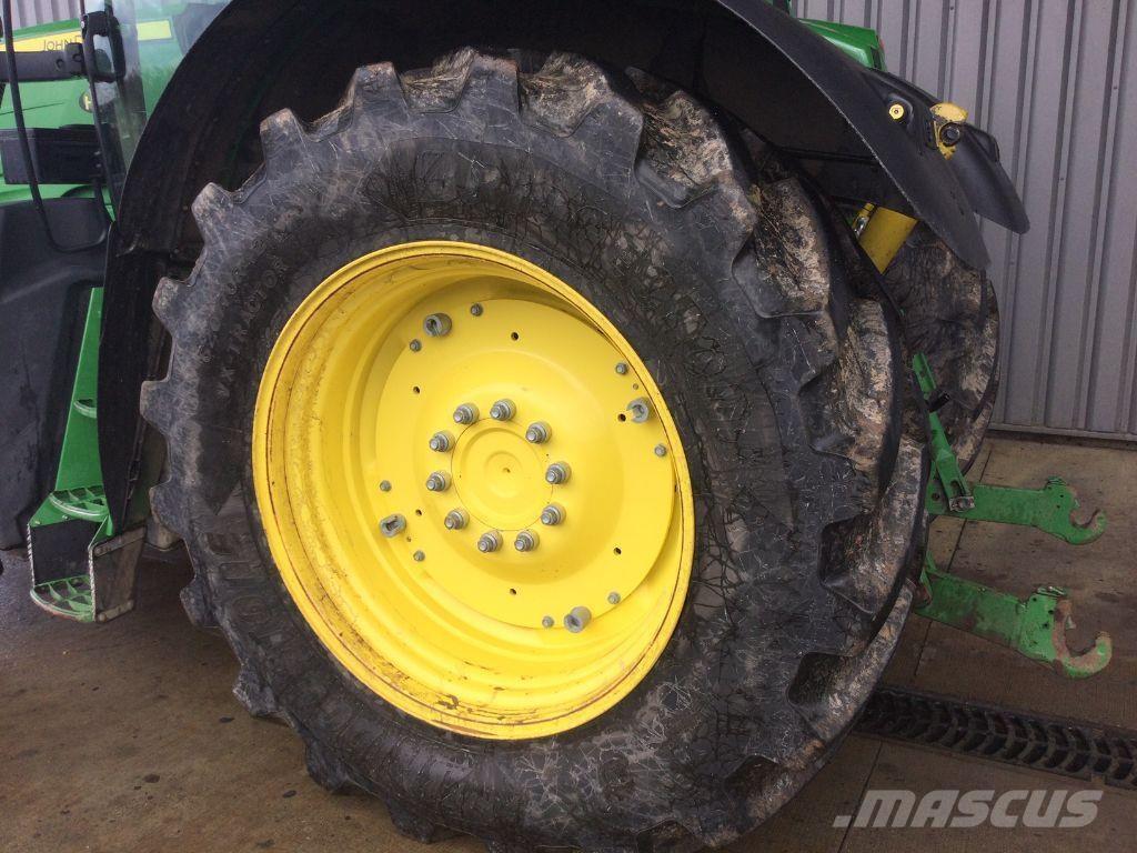 John Deere 6210R Traktörler