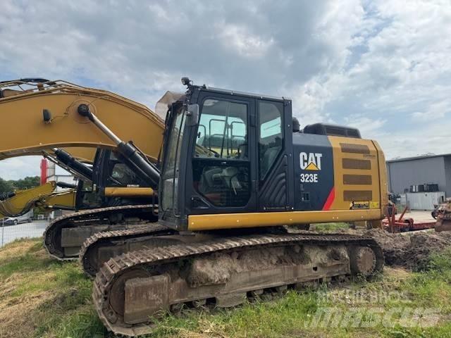 CAT 323 E Paletli ekskavatörler