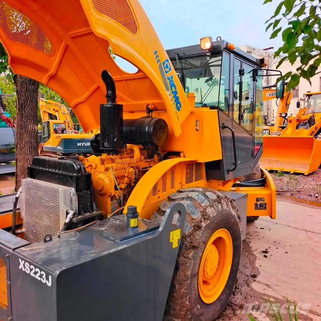 XCMG XS 223 J Tek tamburlu silindirler