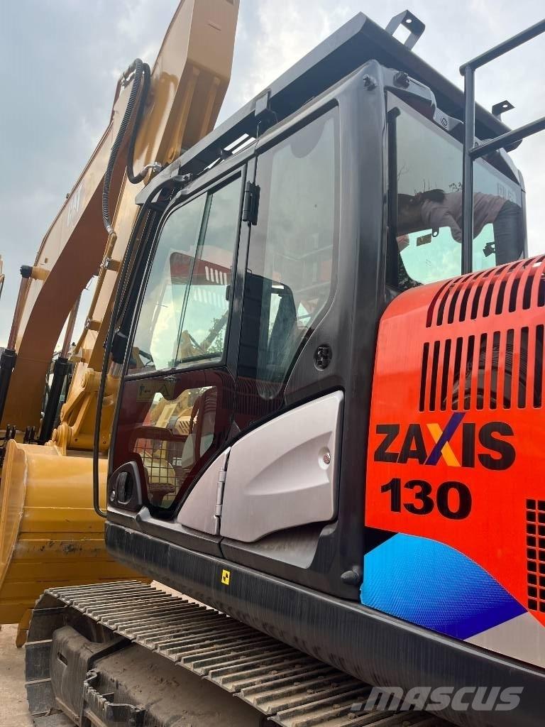 Hitachi 130-5 Paletli ekskavatörler