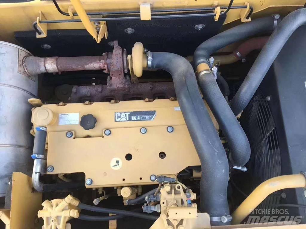 CAT 323 Paletli ekskavatörler