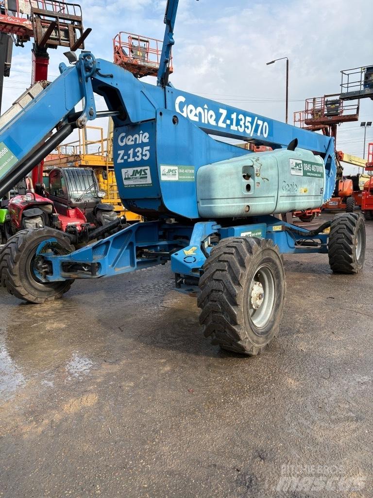 Genie Z 135/70 Körüklü personel platformları