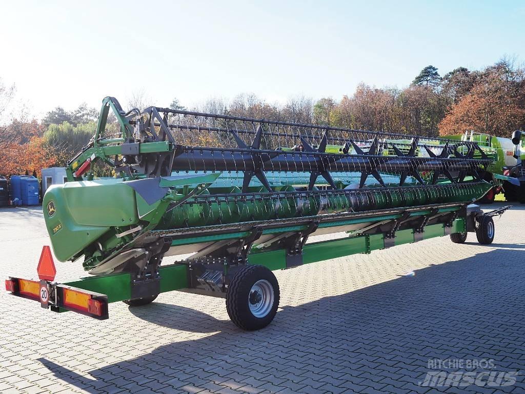 John Deere S780 + 730X Biçerdöverler
