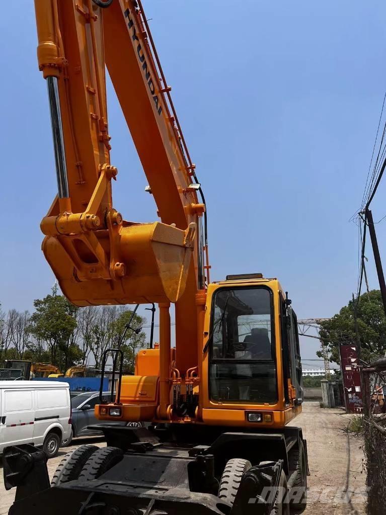 Hyundai 210W-7 Lastik tekerli ekskavatörler