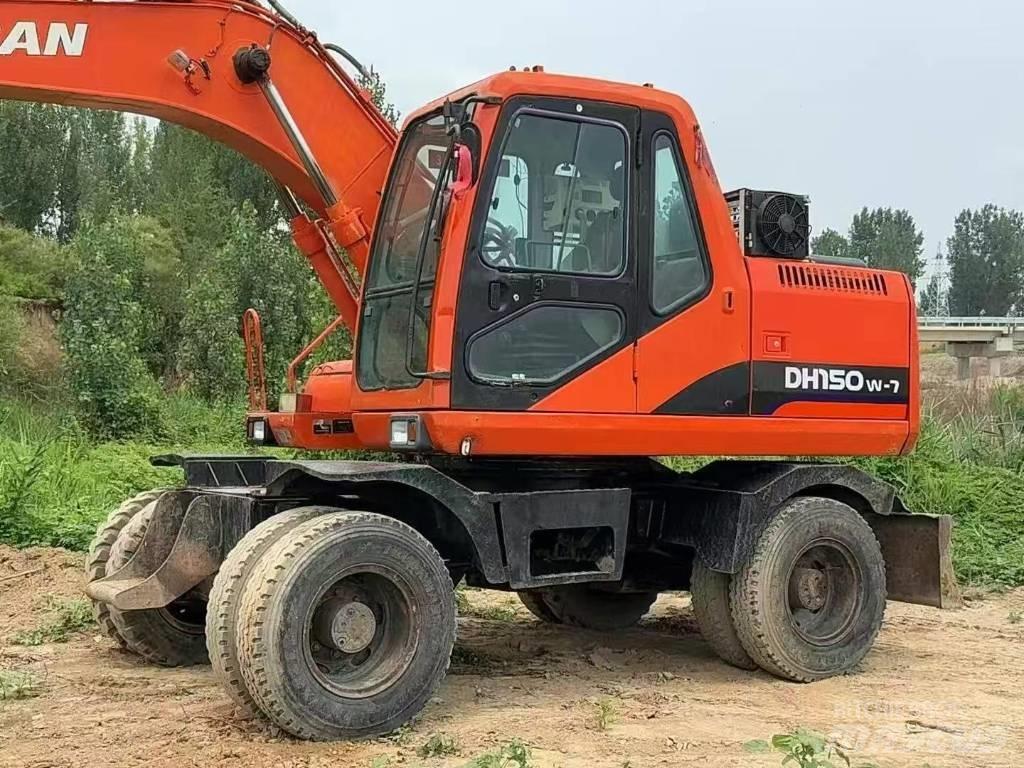 Doosan 150 W-7 Lastik tekerli ekskavatörler
