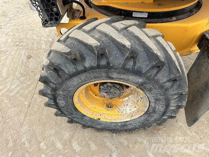 JCB 3STH Belden kirma kamyonlar
