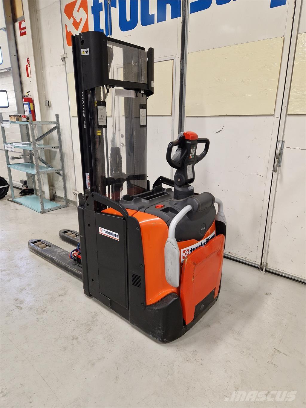 Toyota SPE120L Akülü depo ekipmanları