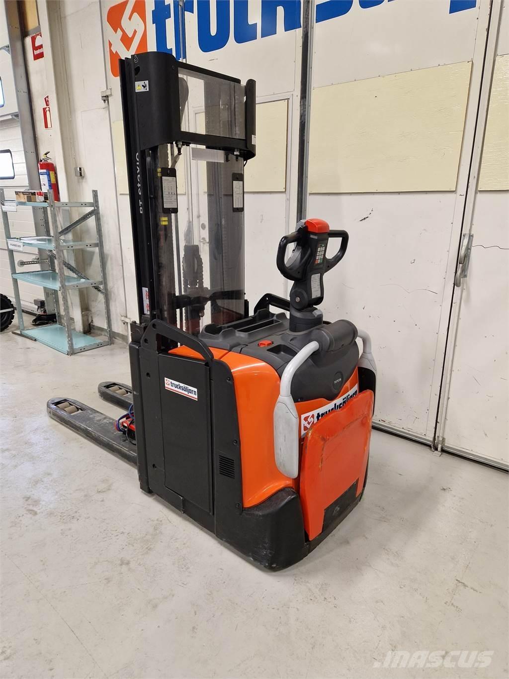 Toyota SPE120L Akülü depo ekipmanları