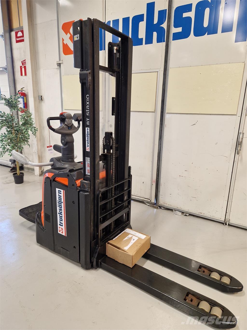 Toyota SPE120L Akülü depo ekipmanları