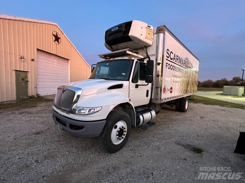 International 4300 Kapali kasa kamyonlar