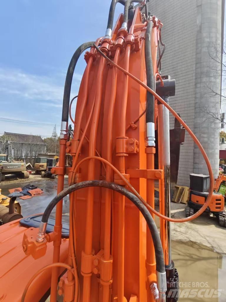 Doosan DX 225 LC Paletli ekskavatörler