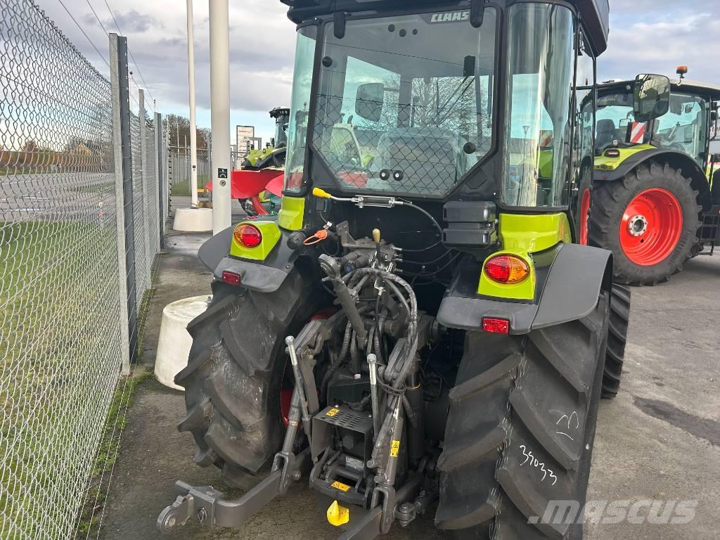 CLAAS Nexos 220 Traktörler