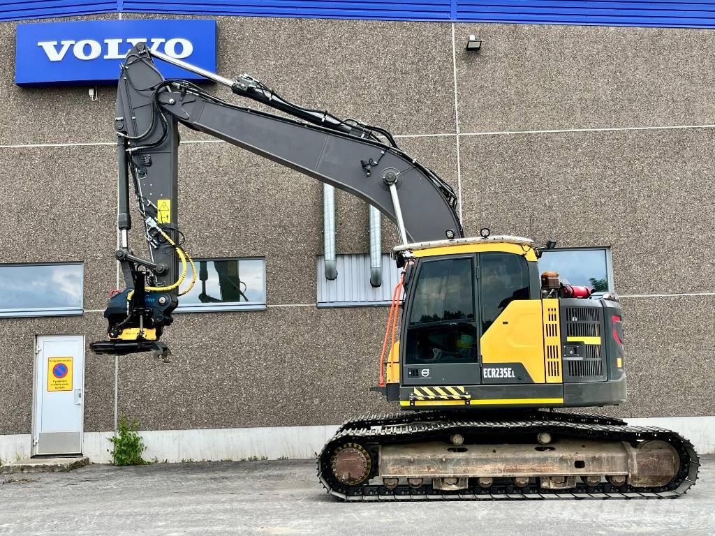 Volvo ECR 235 E Paletli ekskavatörler