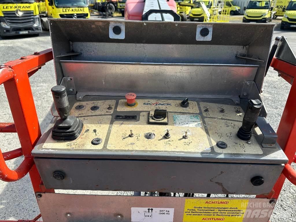 SkyJack SJ66T Körüklü personel platformları