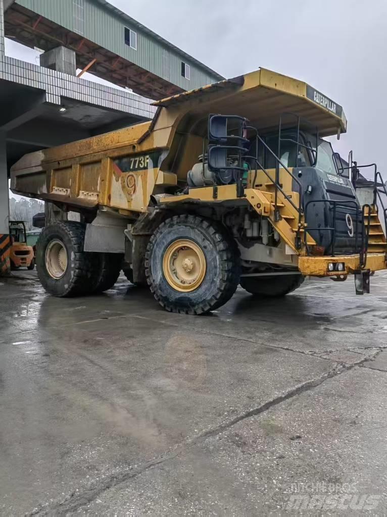 CAT 777E Belden kirma kaya kamyonu